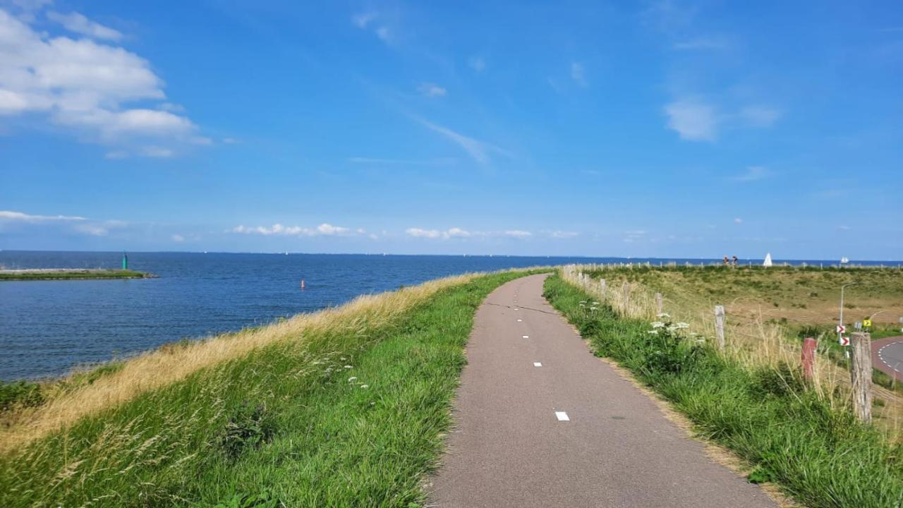 Rustiek Andijk Bed & Breakfast Eksteriør bilde